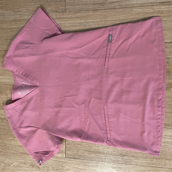 Figs chalk pink scrub top - Picture 3 of 6
